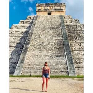 Meet your Posher, Caitlin